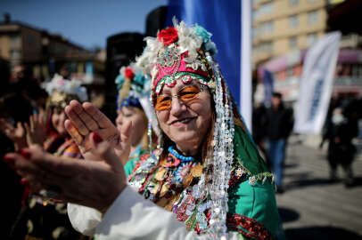Bursa'da Nevruz kutlamaları renkli görüntülere sahne oldu