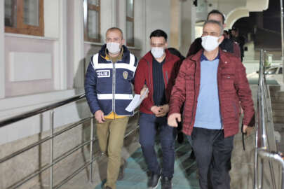 Gece yarısı kuyumcu soygunu! Duvarı deldi... 