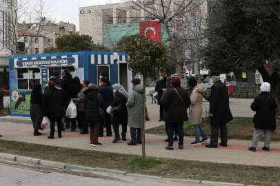 Bursa Gemlik’te Halk Büfeler her gün on binlerce vatandaşa hizmet veriyor