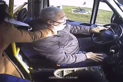 Yolcu minibüs şoförünü tokatladı! O anlar kamerada... 