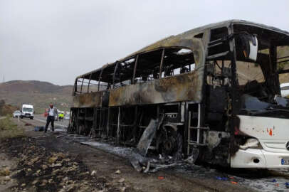 Ankara-İstanbul otobanında otobüs yangını