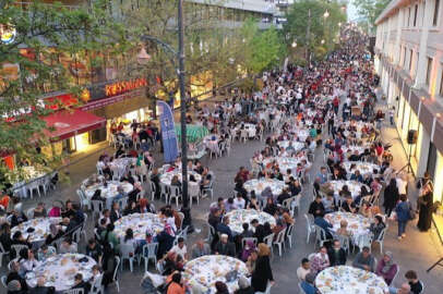 Bursa Cumhuriyet caddesinde iftar buluşması