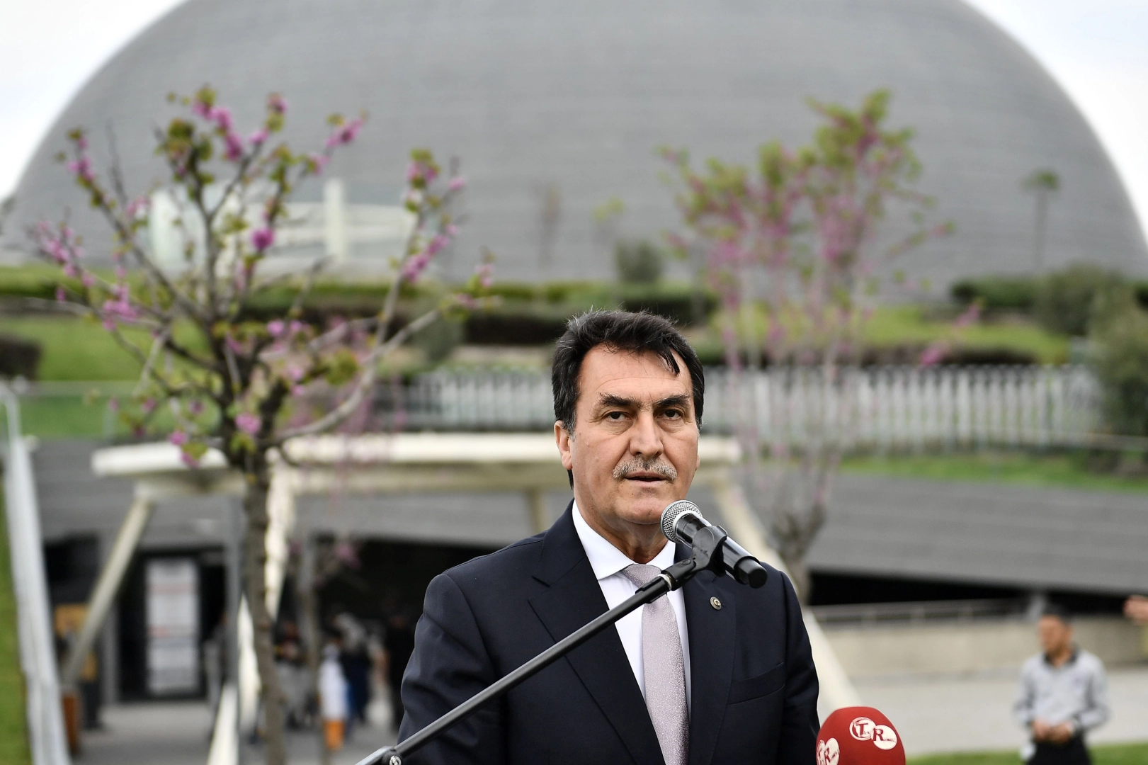 Bursa Osmangazi'de erguvan vakti