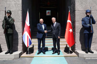 Bakan Akar, İngiltere Savunma Bakanı Wallace ile görüştü