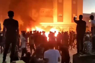 Libya'da Temsilciler Meclisi ateşe verildi