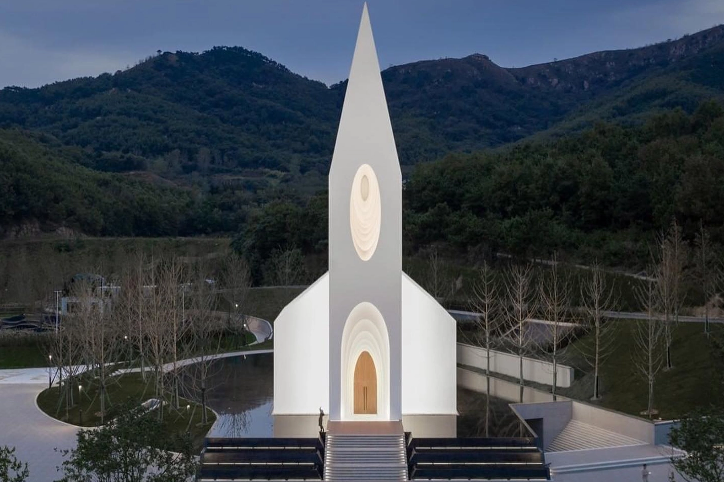 Çinli sanatçıdan eşi benzeri görülmemiş kilise tasarımı