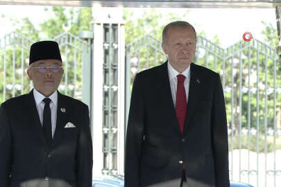 Cumhurbaşkanı Erdoğan, Malezya Kralı Abdullah Şah'ı resmi törenle karşıladı