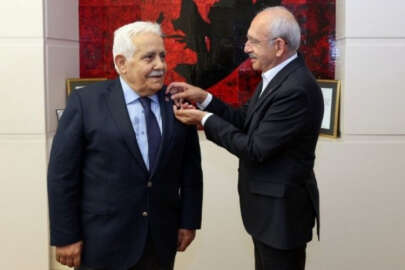 AK Partili eski vekil Naci Aslan CHP'ye katıldı