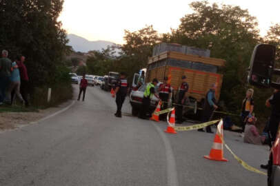 Bursa'da feci kaza! Otomobil kamyona arkadan çarptı: 1 ölü, 1 yaralı