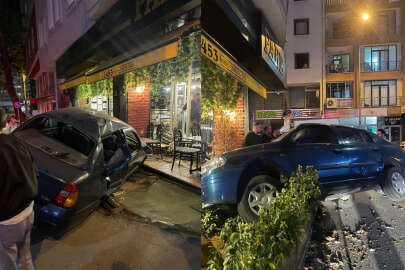 Bursa'da otomobille kafeye daldı!