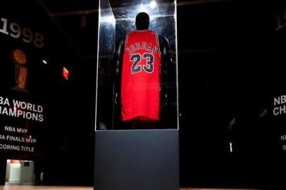 Michael J﻿ordan'ın forması 10.1 milyon dolara satıldı