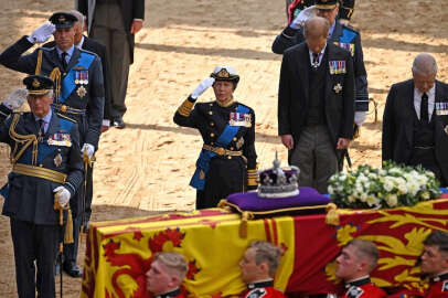 Kraliçe 2'nci Elizabeth son yolculuğuna uğurlanıyor