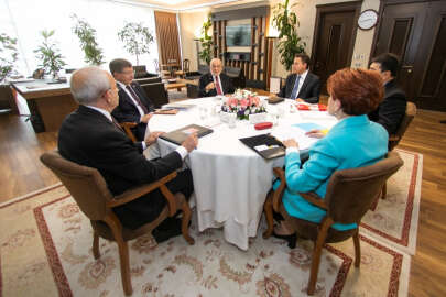 6'lı masada yeni kriz! O sözlere tepki gösterip ayrılık sinyali verdi