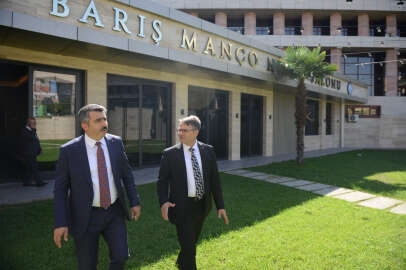 Bursa'da Barış Manço Kültür Merkezi modern komplekse dönüşüyor