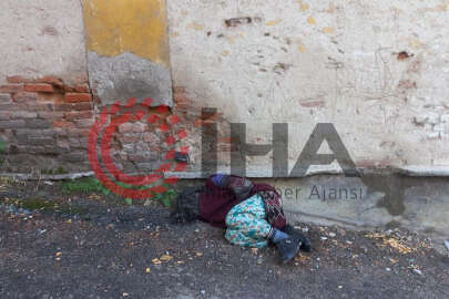 Sokak ortasında yürekleri sızlatan görüntü