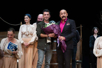 Bursa'da tiyatro, yeni sezona 'merhaba' dedi