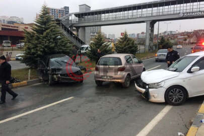 Ters yöne giren otomobil, karşı yönden gelen otomobil ile kafa kafaya çarpıştı