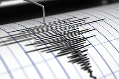 Düzce'de 3.7 büyüklüğünde deprem: Panikle sokağa çıktılar!