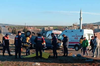 Gaziantep'te öğrenci servisi ile araç çarpıştı: 1 ölü!