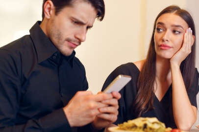 İlişkilerde yeni tehlike: Phubbing