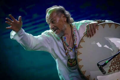 Ünlü sanatçı sahnedeyken kalp krizi geçirerek yaşamını yitirdi!