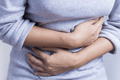 Regl ağrısına ne iyi gelir? Adet Sancısı (Dismenore) nedir?