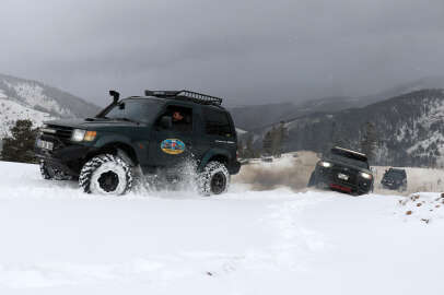 Zorlu yolları bu kez yaban hayvanları için aştılar!