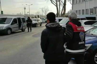 Bursa'da balkon hırsızları yakayı ele verdi!