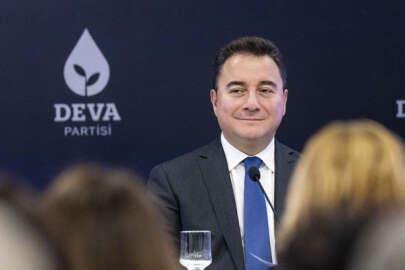 Ali Babacan: Altılı Masa ismim üzerinde mutabık kalırsa rahat seçilirim