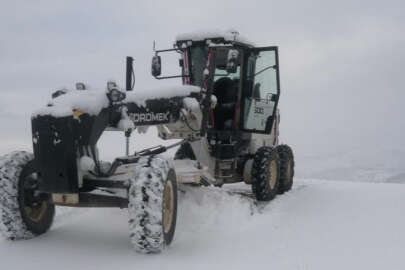 Tunceli'de köy yollarını açma çalışmaları tam gaz sürüyor