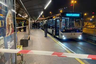 Metrobüsün altında kalan bir kişi hayatını kaybetti