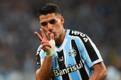 Luis Suarez ilk maçında hat-trick yaptı!