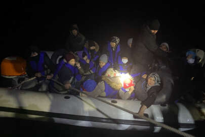 Ayvalık açıklarında 22 düzensiz göçmen!