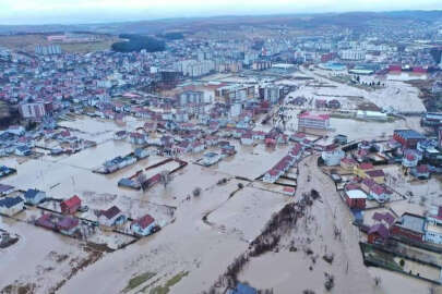 Kosova’da sel: Sokaklar sular altında!