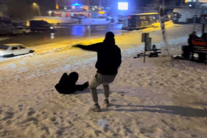 Kar kalınlığı 16 santimetreyi geçti, Uludağ'a akın ettiler!