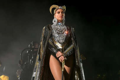 Gösterişin böylesi: Beyonce'a bir saat için çılgın rakam!