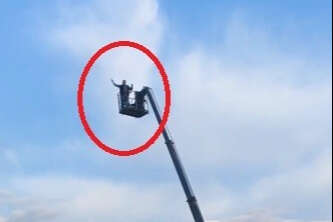 Bursa'da rastgele ateş açmıştı, evinde çok sayıda silah çıktı