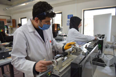 Kursiyerlerin minikler için oyuncak mesaisi