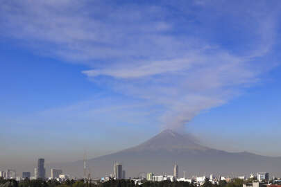 Popocatepetl Yanardağı kükrüyor: 24 saatte 4 patlama!