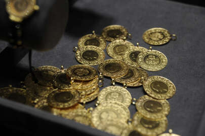 Altın rekora doymuyor: Gram 1200 liraya dayandı!