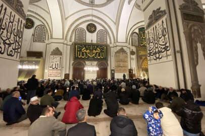 Bursalılar, Regaip Kandili'nde Ulu Cami'ye akın etti