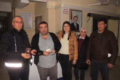 İnsanlık ölmemiş:  Bulduğu çantayı polise teslim etti!