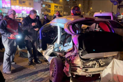 Bursa'da otomobil kontrolden çıktı, park halindeki araçlara!..