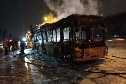 İETT otobüsü alev alev: Patlamalar meydana geldi!