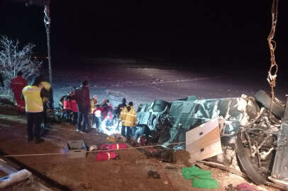 Kayseri'de otobüs şarampole devrildi: 4 ölü, 24 yaralı!