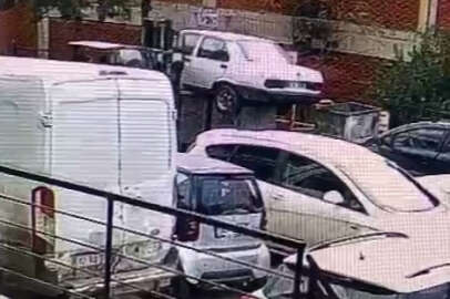 Park eden sürücüye sinirlenip aracını çöpe atmış!