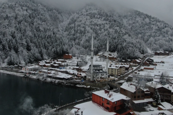 Uzungöl'den kartpostallık kar manzaraları
