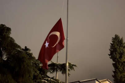 Bursa’da bayraklar yarıya indi...