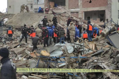 AFAD Başkanı: Can kaybı 2 bin 921’e çıktı!