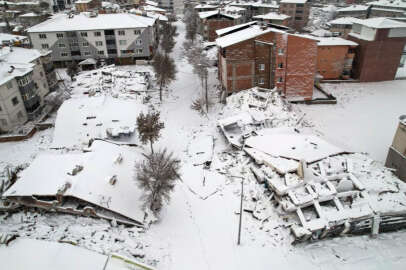 Bir yandan deprem, bir yandan soğuk: Elbistan bu halde!